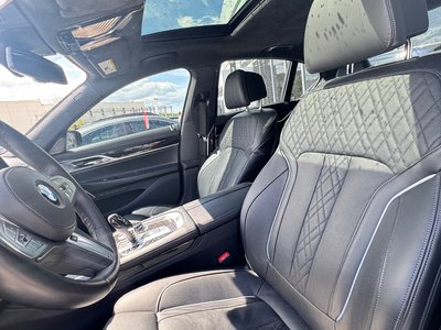 BMW 750i  2020 à Calgary, Alberta