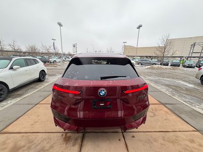 BMW iX  2024 à Calgary, Alberta