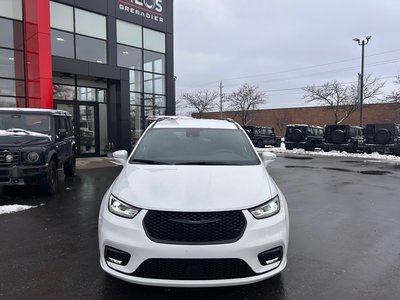 2022 Chrysler Pacifica in Mississauga, Ontario