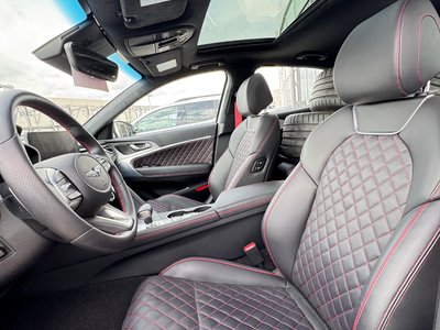 GENESIS G70  2023 à Calgary, Alberta