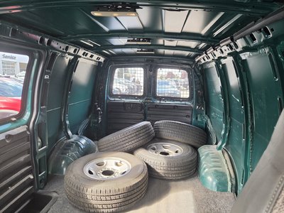 2017 GMC Savana Cargo Van in Dollard-des-Ormeaux, Quebec