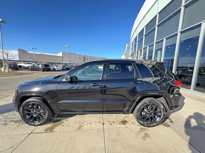 2020 Jeep Grand Cherokee 4X4 in Calgary, Alberta