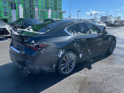 Lexus IS 300  2021 à Laval, Québec