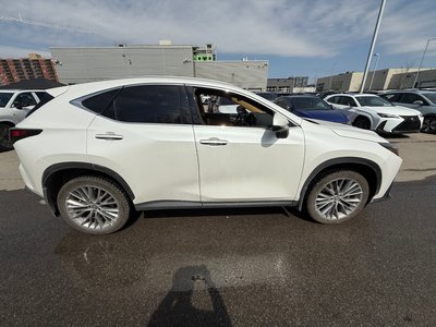 Lexus NX  2024 à Laval, Québec