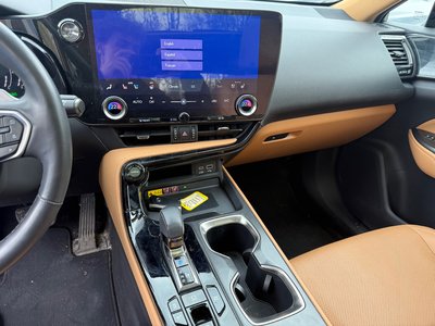 Lexus NX  2024 à Laval, Québec