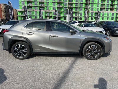 Lexus UX 250h  2021 à Laval, Québec