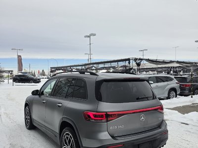 Mercedes-Benz EQB350  2023 à Calgary, Alberta