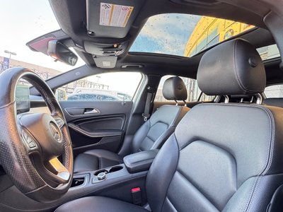 Mercedes-Benz GLA250  2017 à Calgary, Alberta