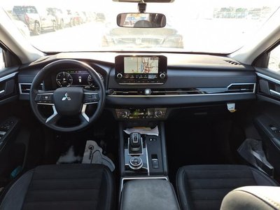 2024 Mitsubishi Outlander Plug-In Hybrid in Regina, Saskatchewan