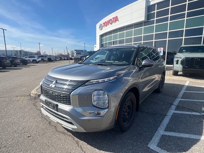 2023 Mitsubishi Outlander in Bolton, Ontario