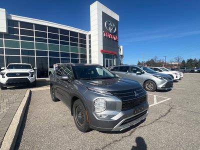 2023 Mitsubishi Outlander in Bolton, Ontario