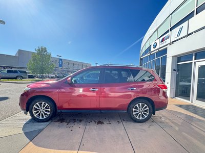 2013 Nissan Pathfinder in Calgary, Alberta