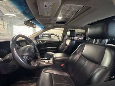 Nissan Pathfinder  2017 à Calgary, Alberta