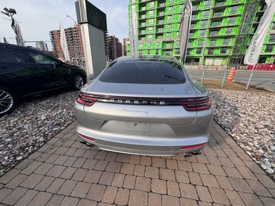 2018 Porsche Panamera in Laval, Quebec