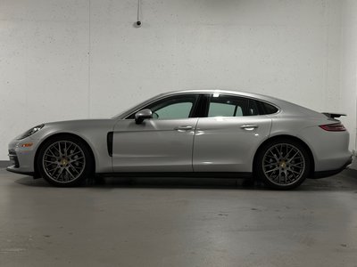 Porsche Panamera  2018 à Vancouver, Colombie-Britannique