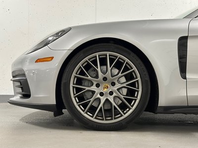 Porsche Panamera  2018 à Vancouver, Colombie-Britannique