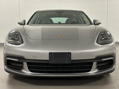 Porsche Panamera  2018 à Vancouver, Colombie-Britannique