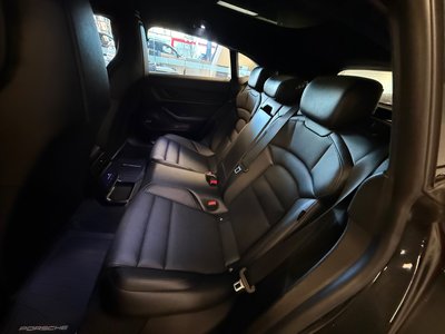 Porsche Taycan  2022 à Vancouver, Colombie-Britannique