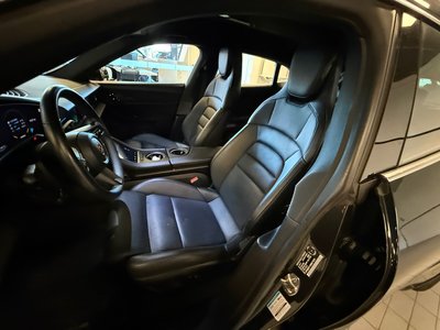 Porsche Taycan  2022 à Vancouver, Colombie-Britannique