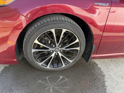 2018 Toyota Camry Hybrid in Laval, Quebec