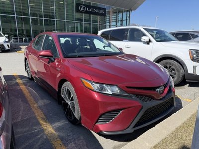 2018 Toyota Camry Hybrid in Laval, Quebec