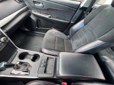 2015 Toyota Camry in North Vancouver, British Columbia