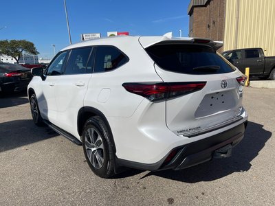 2022 Toyota Highlander hybrid in Regina, Saskatchewan