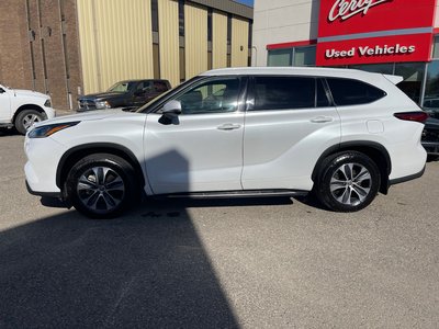 2022 Toyota Highlander hybrid in Regina, Saskatchewan