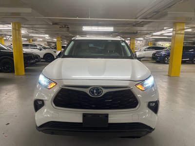 2023 Toyota Highlander hybrid in Markham, Ontario