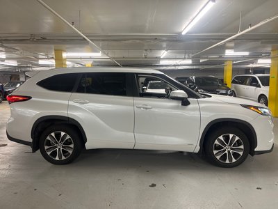2023 Toyota Highlander hybrid in Markham, Ontario