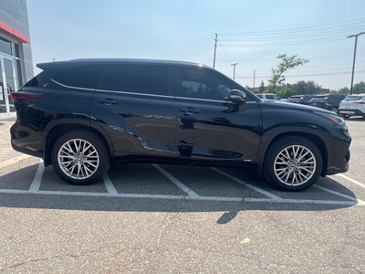 2025 Toyota Highlander hybrid in Bolton, Ontario