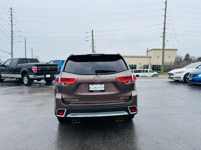 2017 Toyota Highlander in Barrie, Ontario