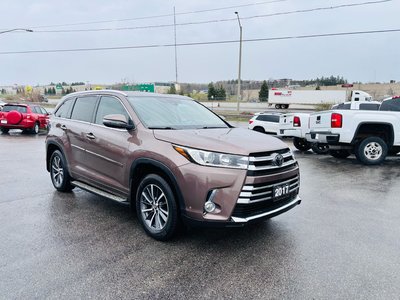 2017 Toyota Highlander in Barrie, Ontario