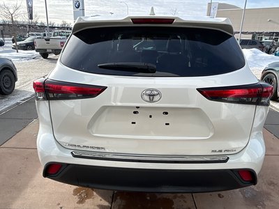 2021 Toyota Highlander in Calgary, Alberta