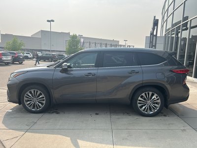 2021 Toyota Highlander in Calgary, Alberta