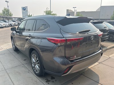 2021 Toyota Highlander in Calgary, Alberta