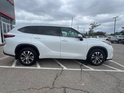 Toyota Highlander  2022 à Bolton, Ontario