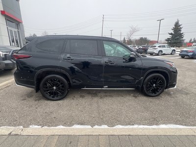 2024 Toyota Highlander in Bolton, Ontario