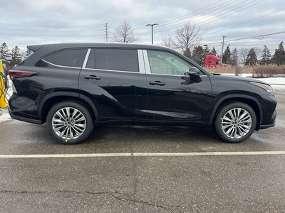 2026 Toyota Highlander in Bolton, Ontario