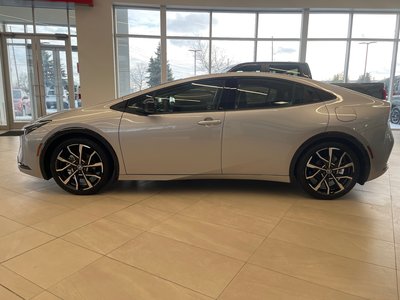 Toyota Prius Plug-in Hybrid  2026 à Bolton, Ontario