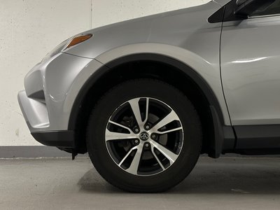 Toyota RAV4  2017 à Vancouver, Colombie-Britannique