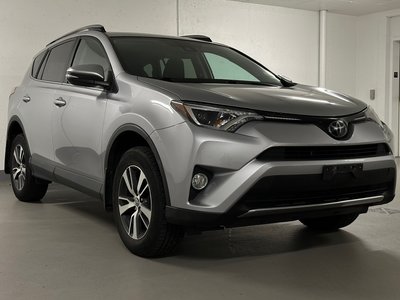Toyota RAV4  2017 à Vancouver, Colombie-Britannique