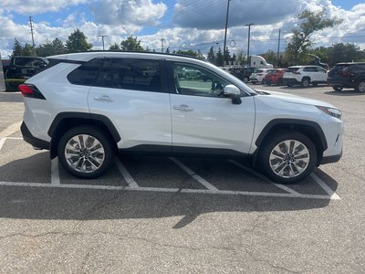Toyota RAV4  2025 à Bolton, Ontario