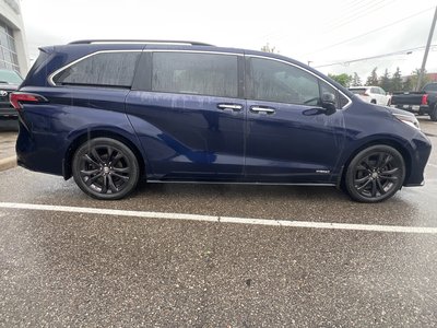 2021 Toyota Sienna Hybrid in Bolton, Ontario