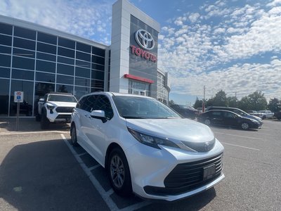 2025 Toyota Sienna Hybrid in Bolton, Ontario