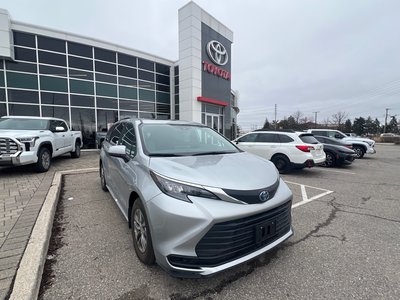 2025 Toyota Sienna Hybrid in Bolton, Ontario