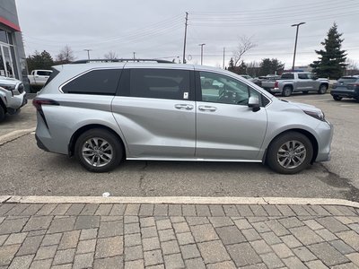2025 Toyota Sienna Hybrid in Bolton, Ontario