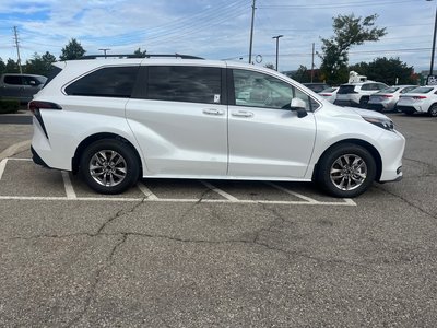 Toyota Sienna Hybrid  2026 à Bolton, Ontario