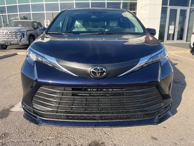 2026 Toyota Sienna Hybrid in Bolton, Ontario