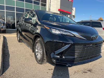 2026 Toyota Sienna Hybrid in Bolton, Ontario